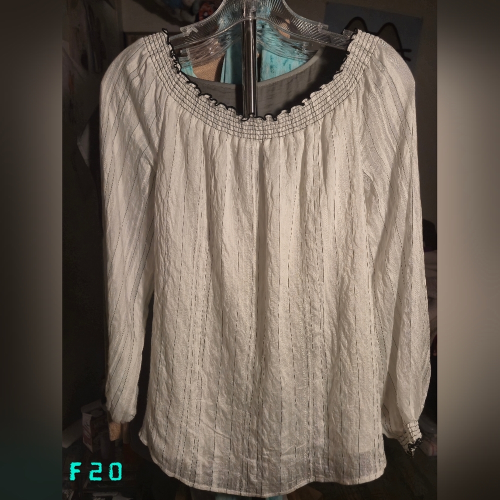 White House Black Market White Textured Blouse